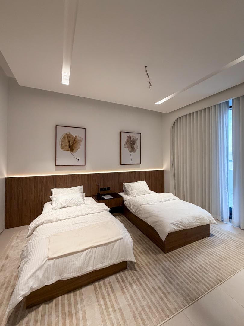 ( <i style='color:#B10622'> VVIP</i> ) REVIERA