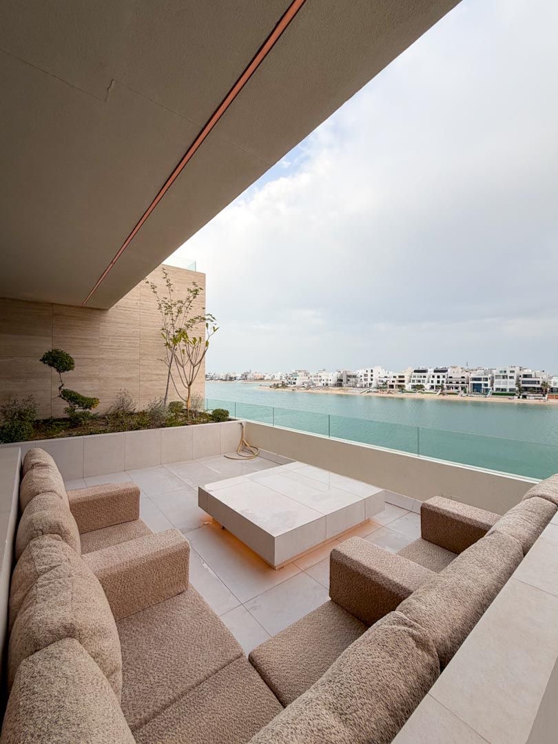 ( <i style='color:#B10622'> VVIP</i> ) REVIERA