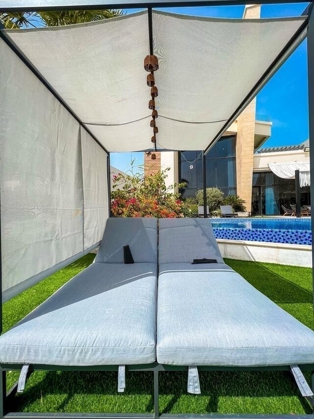 Palm  ( <i style='color:#B10622'> VVIP</i> )