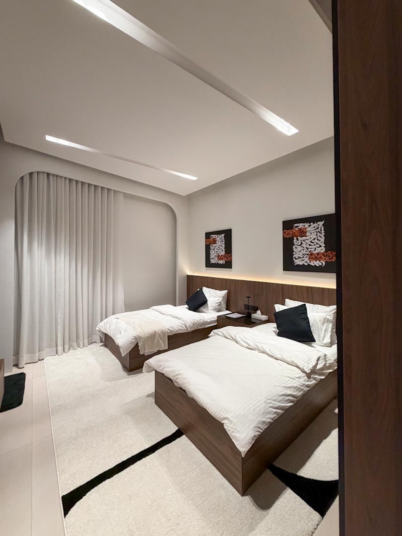 ( <i style='color:#B10622'> VVIP</i> ) REVIERA