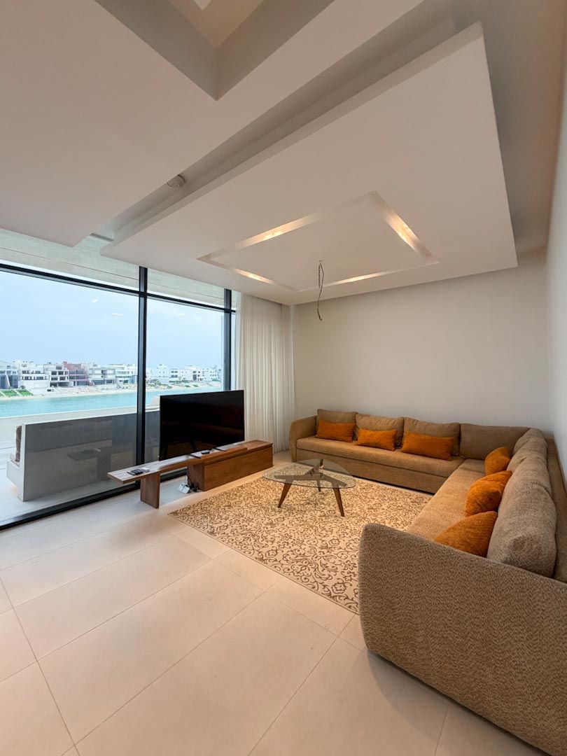 ( <i style='color:#B10622'> VVIP</i> ) REVIERA