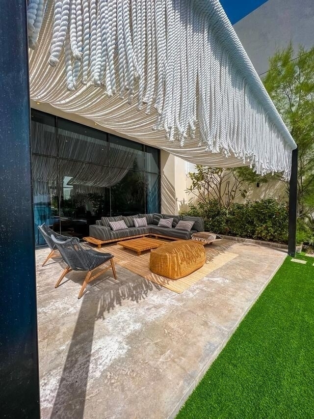 Palm  ( <i style='color:#B10622'> VVIP</i> )