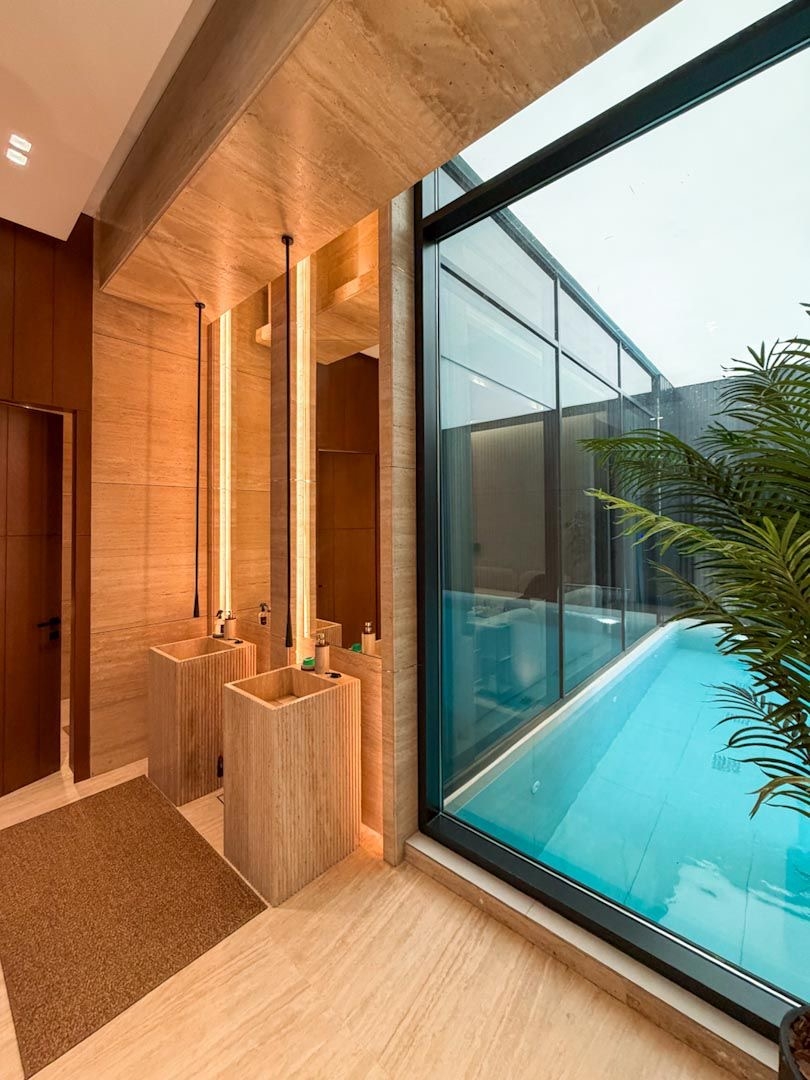 ( <i style='color:#B10622'> VVIP</i> ) REVIERA