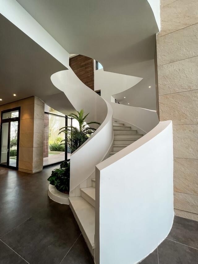 Palm  ( <i style='color:#B10622'> VVIP</i> )