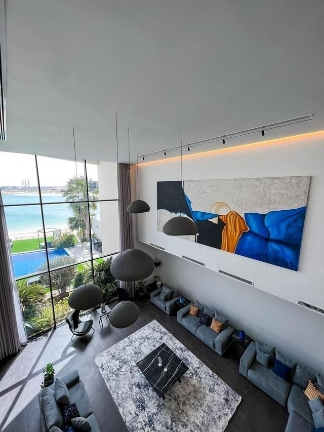 Palm  ( <i style='color:#B10622'> VVIP</i> )