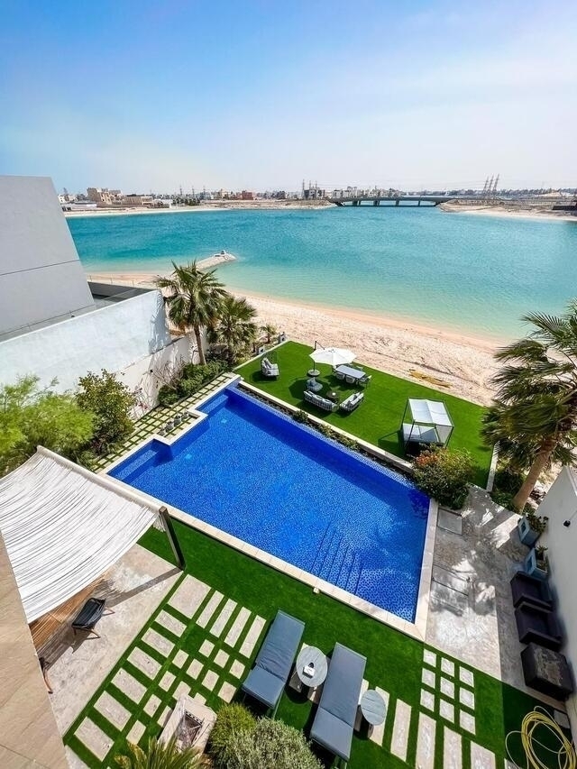 Palm  ( <i style='color:#B10622'> VVIP</i> )