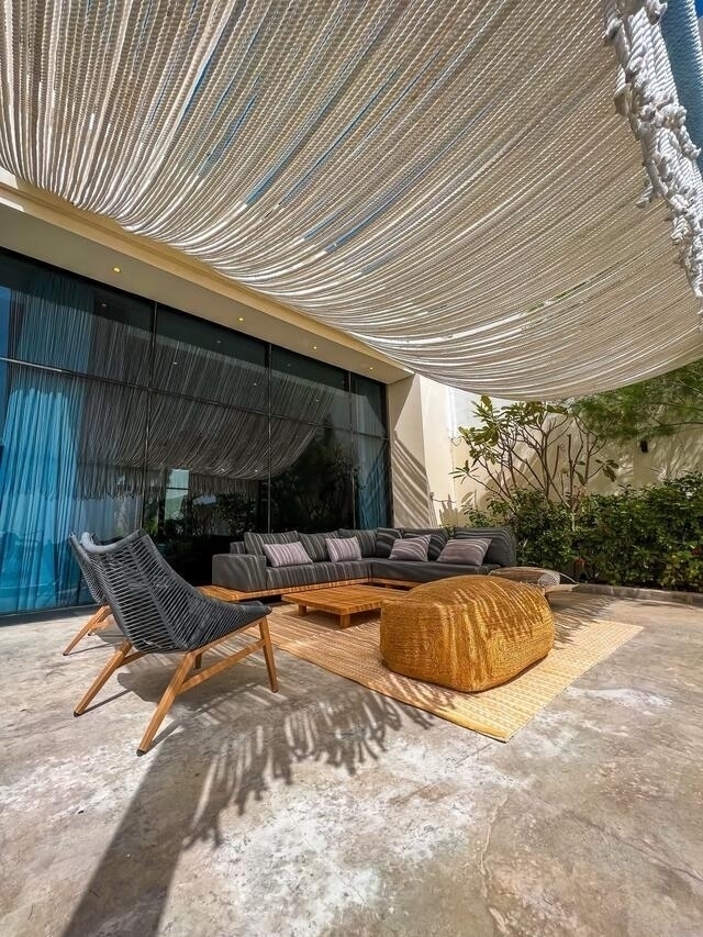 Palm  ( <i style='color:#B10622'> VVIP</i> )