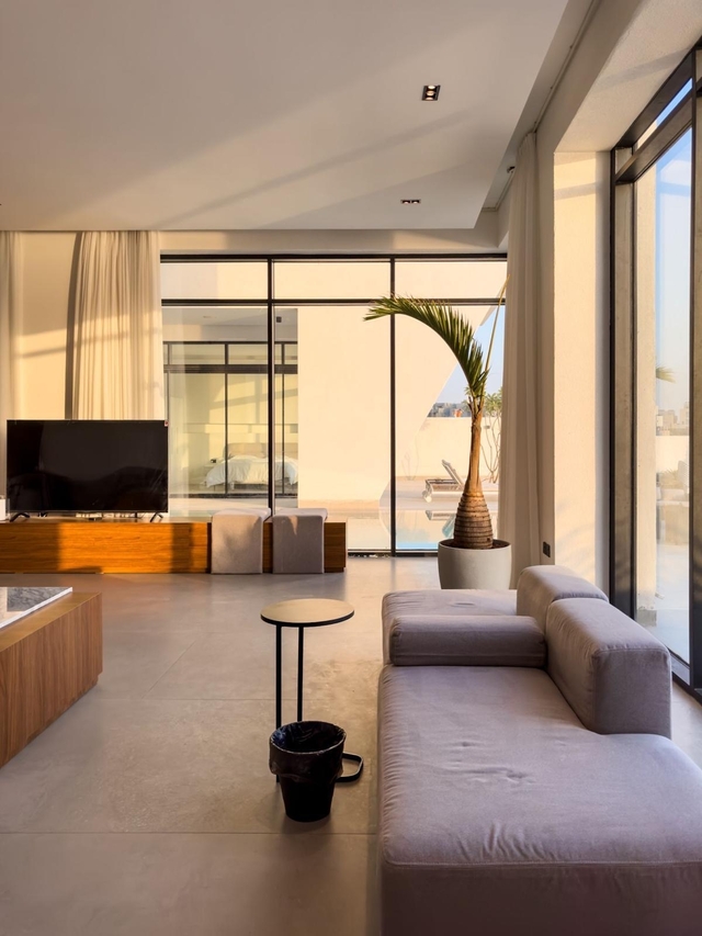 South Palms  ( <i style='color:#B10622'>VVIP</i> )