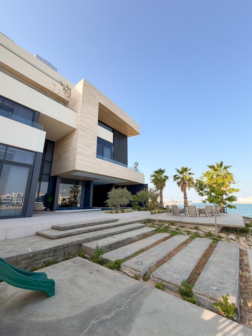 ( <i style='color:#B10622'> VVIP</i> ) REVIERA