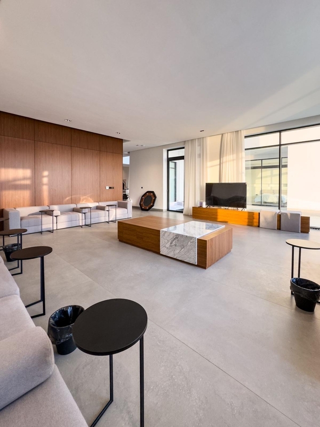 South Palms  ( <i style='color:#B10622'>VVIP</i> )