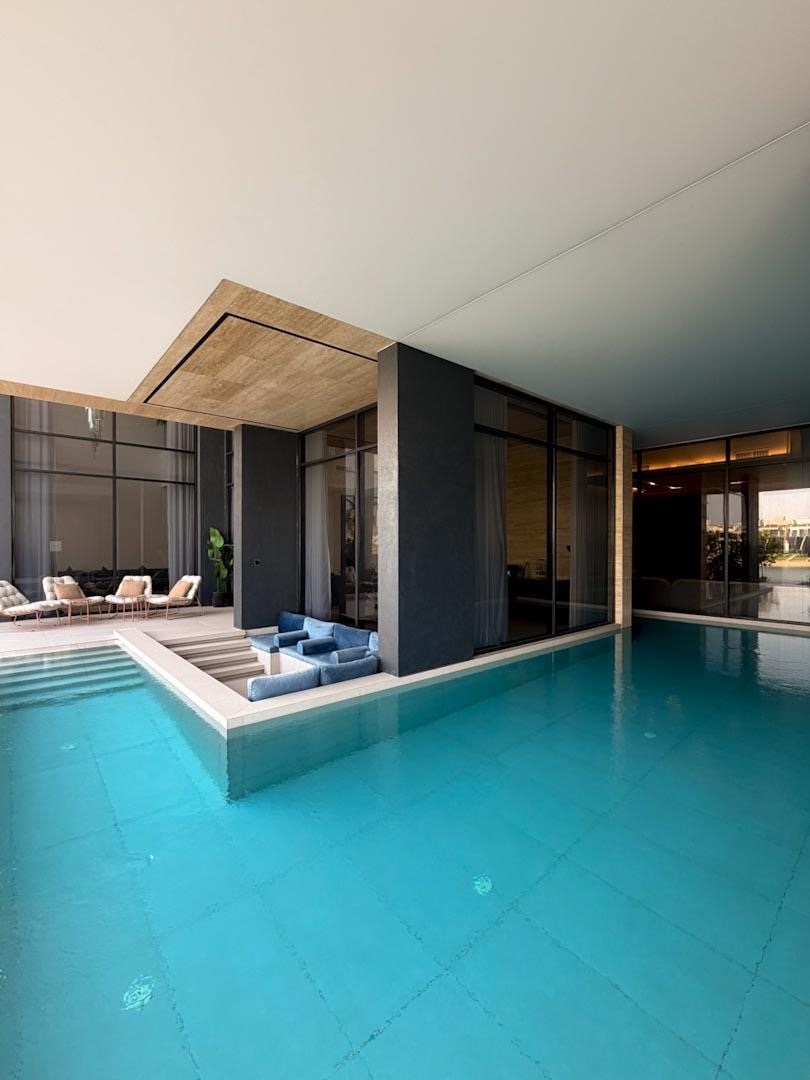 ( <i style='color:#B10622'> VVIP</i> ) REVIERA