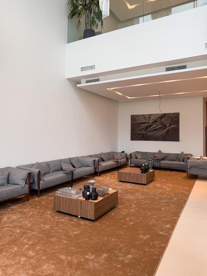 ( <i style='color:#B10622'> VVIP</i> ) REVIERA