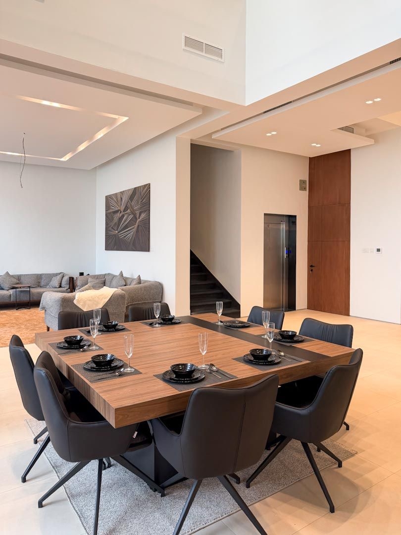 ( <i style='color:#B10622'> VVIP</i> ) REVIERA