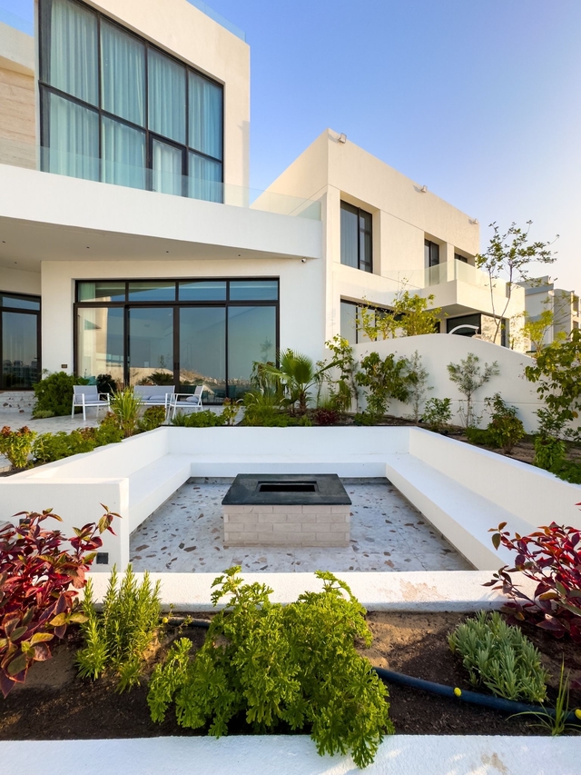 THE CURE  ( <i style='color:#B10622'>VVIP</i> )